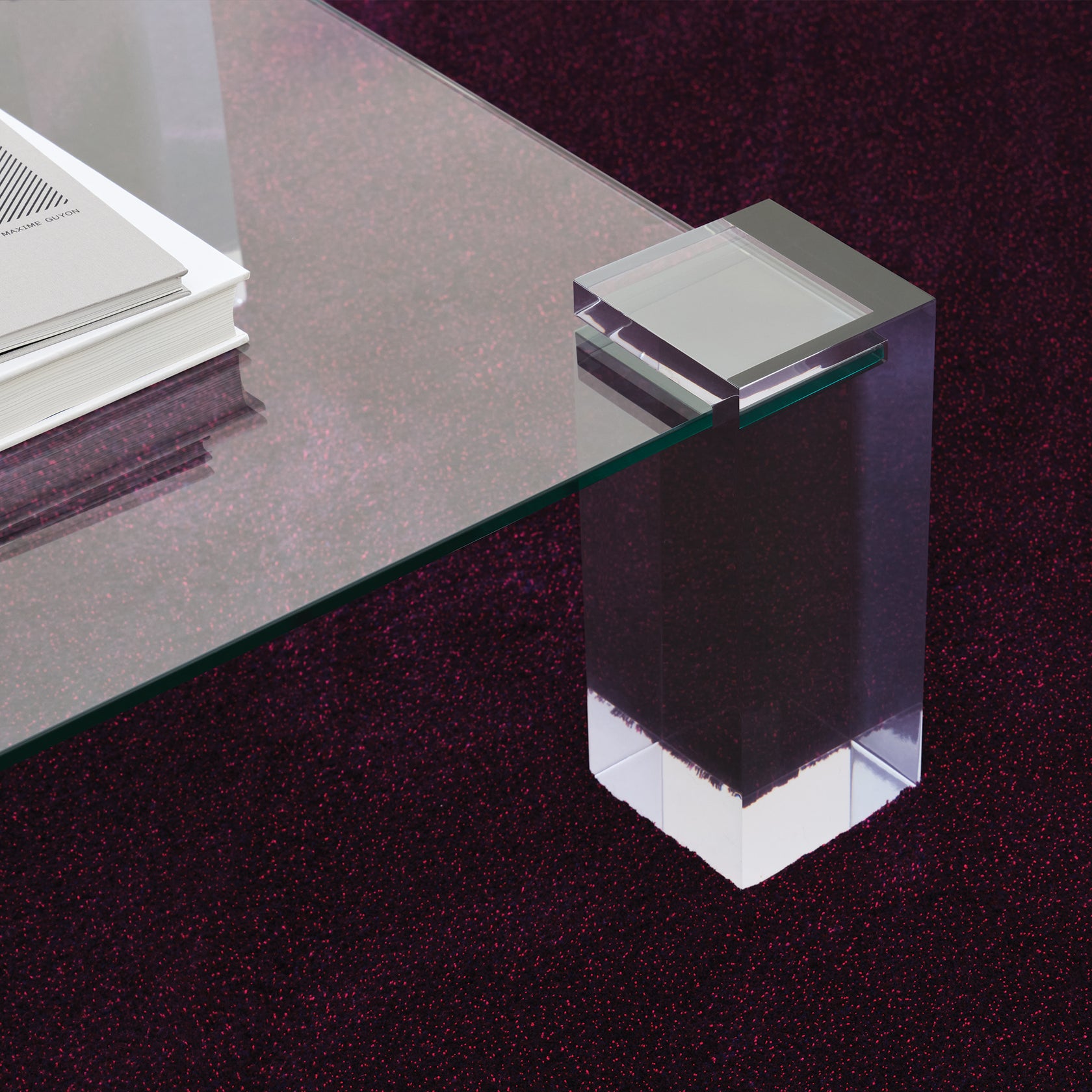 Ghost Table – Gessen